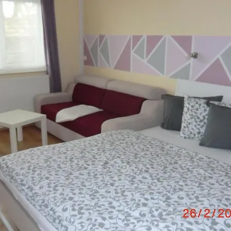 Gaestehaus Stein בית הארחה 3*