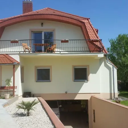 Gaestehaus Stein בית הארחה Nemesbükk