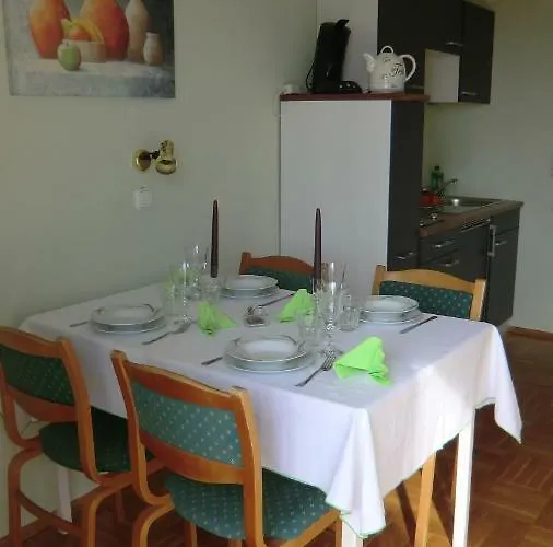 Gaestehaus Stein 네메스부크