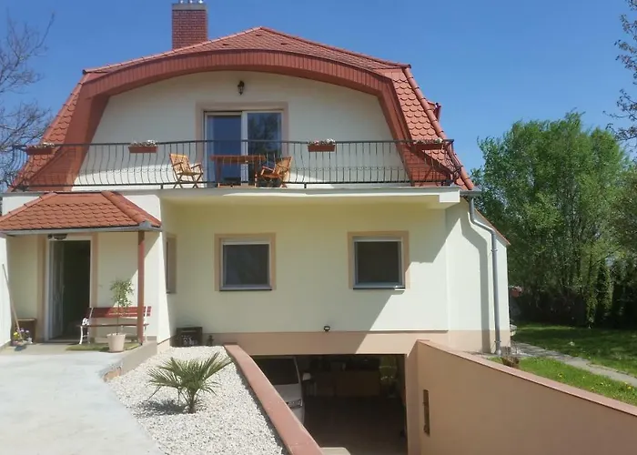 Gaestehaus Stein 게스트하우스 네메스부크